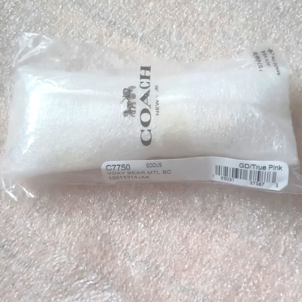 NWT COACH Valentine's Day Bear Bag Charm - Picture 4 of 5